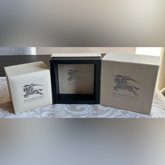 Burberry Men’s Watch - Picture 7 of 16